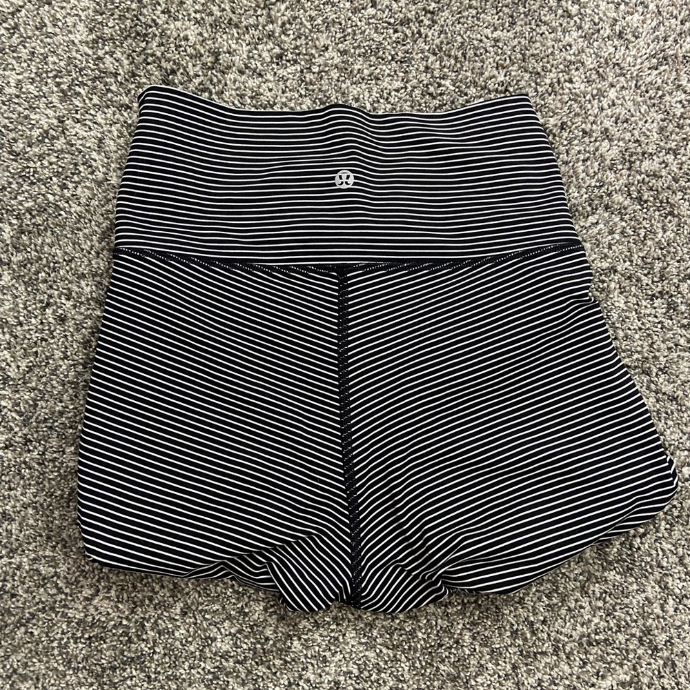 Lululemon size 12 Align leggings 28” inseam black and white